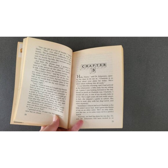 The Babysitters Club, Mystery #10, Stacey and the Mystery Money - Picture 5 of 10